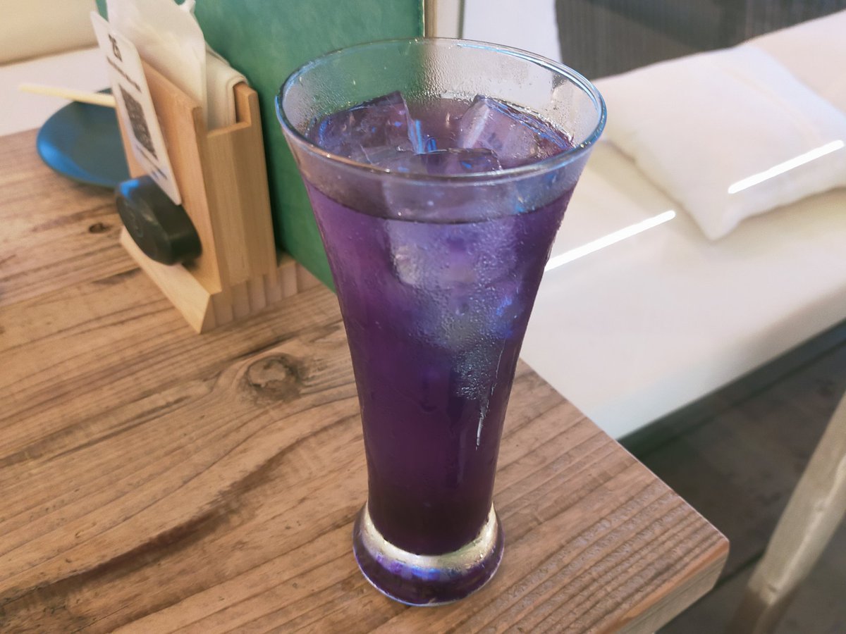 CEDGLOHARDTOP's tweet photo. @jWc7ivRyA6Fiey8 今週も一週間お疲れ様です🍹
由比ヶ浜にて https://t.co/3EEYNJ3jlP