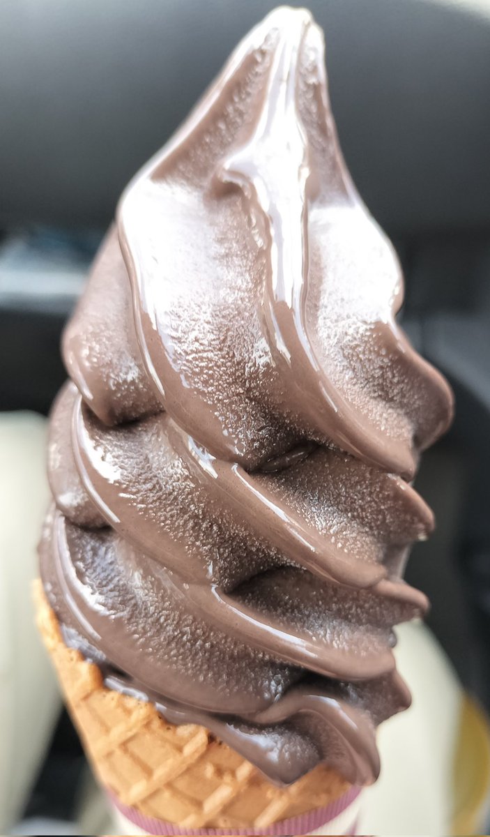 本格的に暑くなってきましたが、ソフトクリームが美味しいです 