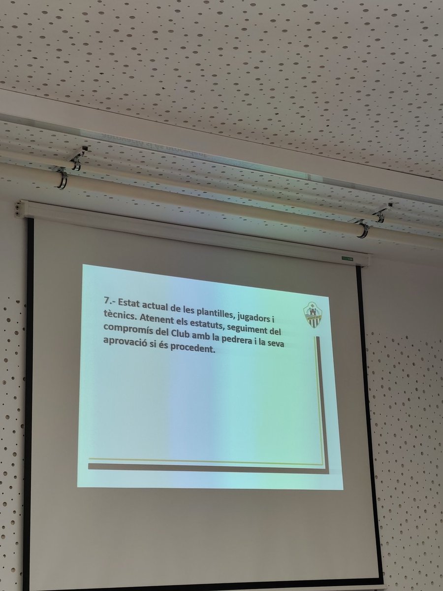 ontinyent1931cf's tweet photo. #ASSEMBLEA |
El president, Juanma Bas, informa de la situació de les plantilles del primer equip i Juvenil https://t.co/yXXGHB4WZO