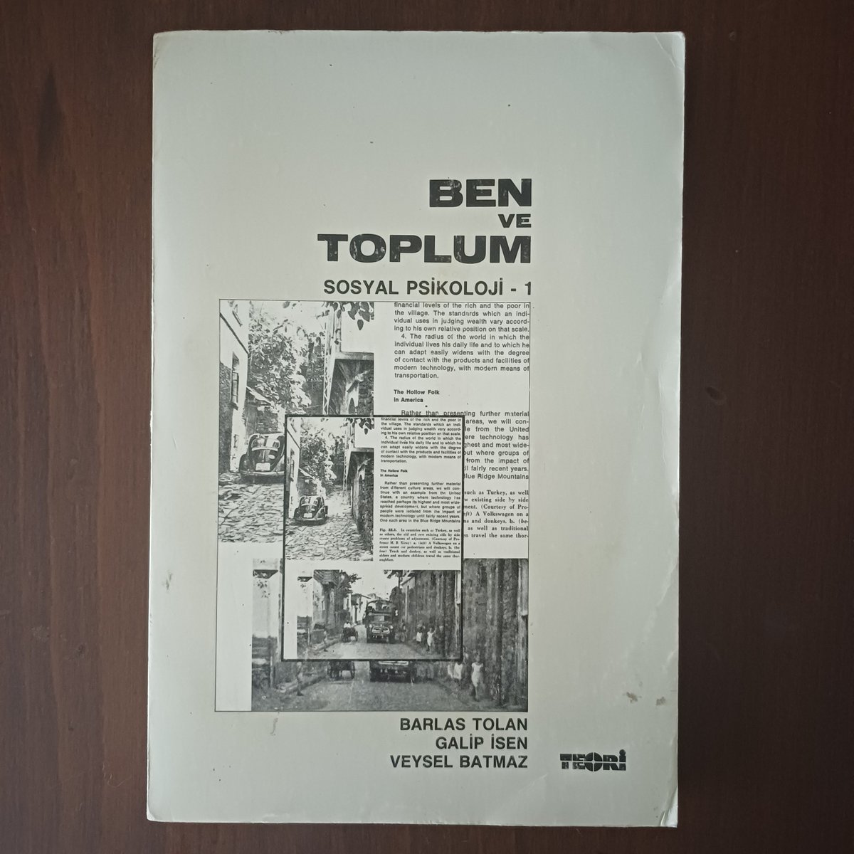 cemsokmen2's tweet photo. #AhmetTelli 
Barlas Tolan'ın, Galip İsen ve Veysel Batmaz ile birlikte yazdığı, Aralık 1985'te Teori Yayınları'ndan çıkan "Ben ve Toplum" kitabının önsözünde çok şık bir cümle var:

"Verso Şirketler Grubu teknik yönetmeni şair Ahmet Telli'ye de teşekkür borçluyuz." https://t.co/XmSfzVWryV
