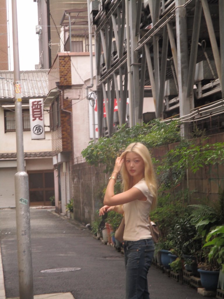 yooncaeh's tweet photo. Not my home but I know my way around ☻ https://t.co/QwBMYaF9Wm