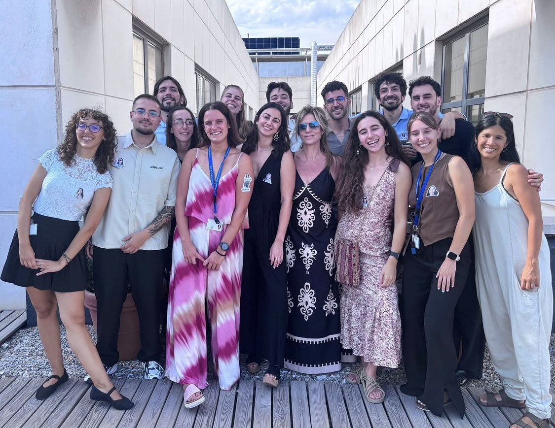 FraticelliLab's tweet photo. We are still recovering from yesterday’s emotions! Our very special @mlopezosias successfully defended her PhD 🔥🎓💕we are extremely proud of you and we hope all your wishes become true!! 🙌🏻Enhorabuena Dr.a Marta López-Osias!! https://t.co/BKJGF96Byq