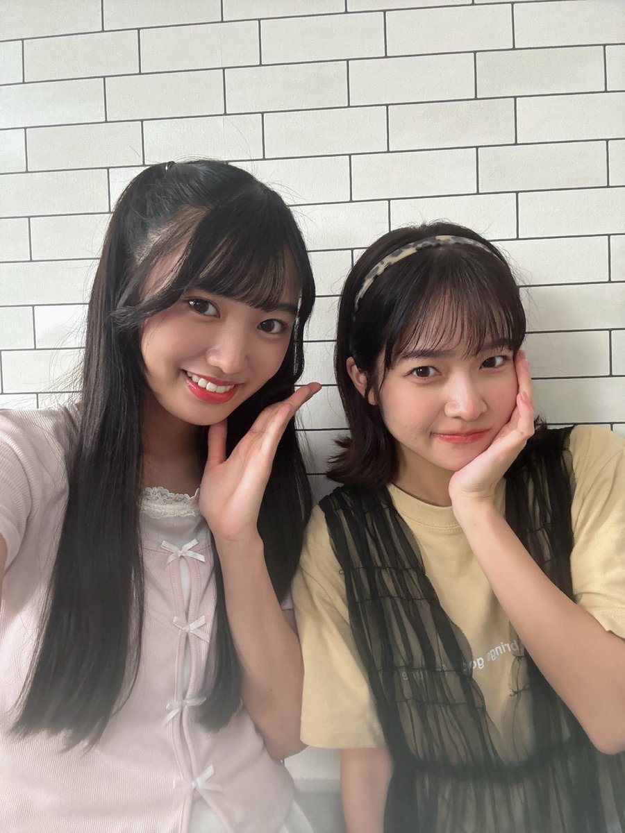 aoyamananoha910's tweet photo. リミスタオンラインフリーライブ＆オンライントーク会・サイン会ありがとうございました♡
フリーライブとってもとっても緊張しましたがみんな温かいコメントありがとうございました🥲
もっと上手になってまた弾き語りしたいなぁ🎸
オンライントーク会とサイン会も完売ありがとう！またできますように! https://t.co/Zae3B4momd