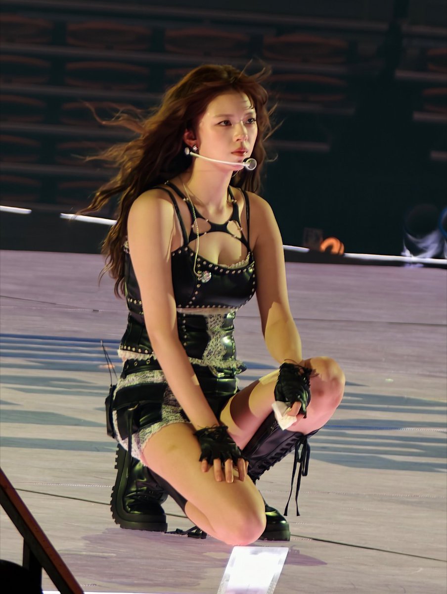 pinkot9's tweet photo. YOO JEONGYEON IS UNREAL 

https://t.co/MGUvhNYzUl https://t.co/TJkEq73tcX