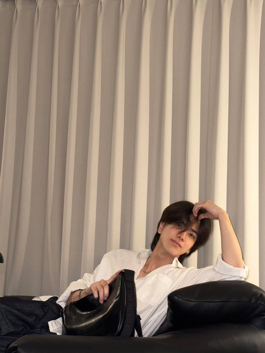deobimom's tweet photo. #YOUNGHOON #영훈 IG 🍞📸 

The new Off-White' collection has arrived in Korea. https://t.co/eXMgCp0xFO