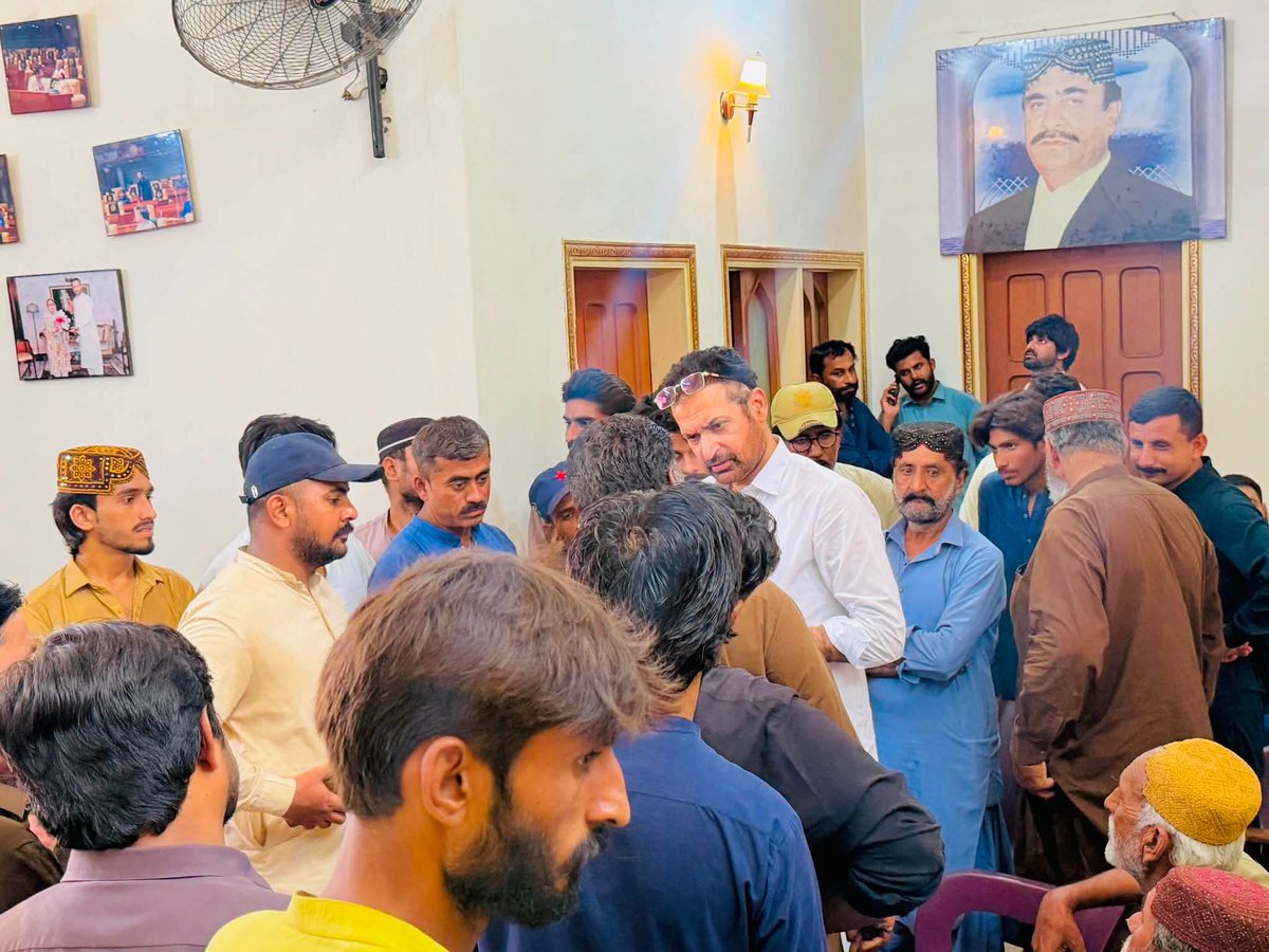fzbhutto's tweet photo. PPP MPA @drsikandarshoro is meeting with the people of his constituency at #ShoroHouseKotri, listening to their concerns firsthand and working towards practical solutions. Public service begins by staying connected to the people. #PS78 🇱🇾 #Kotri #PublicDay #PPPservingPeople 🇵🇰 https://t.co/cLyQowrBOj