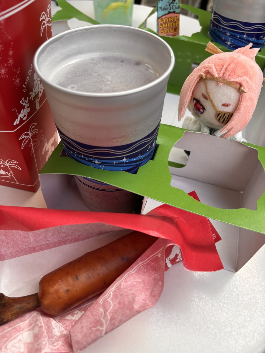 kara_age_nmai's tweet photo. 🏰🐭🍺 https://t.co/Kow9hWRmsD