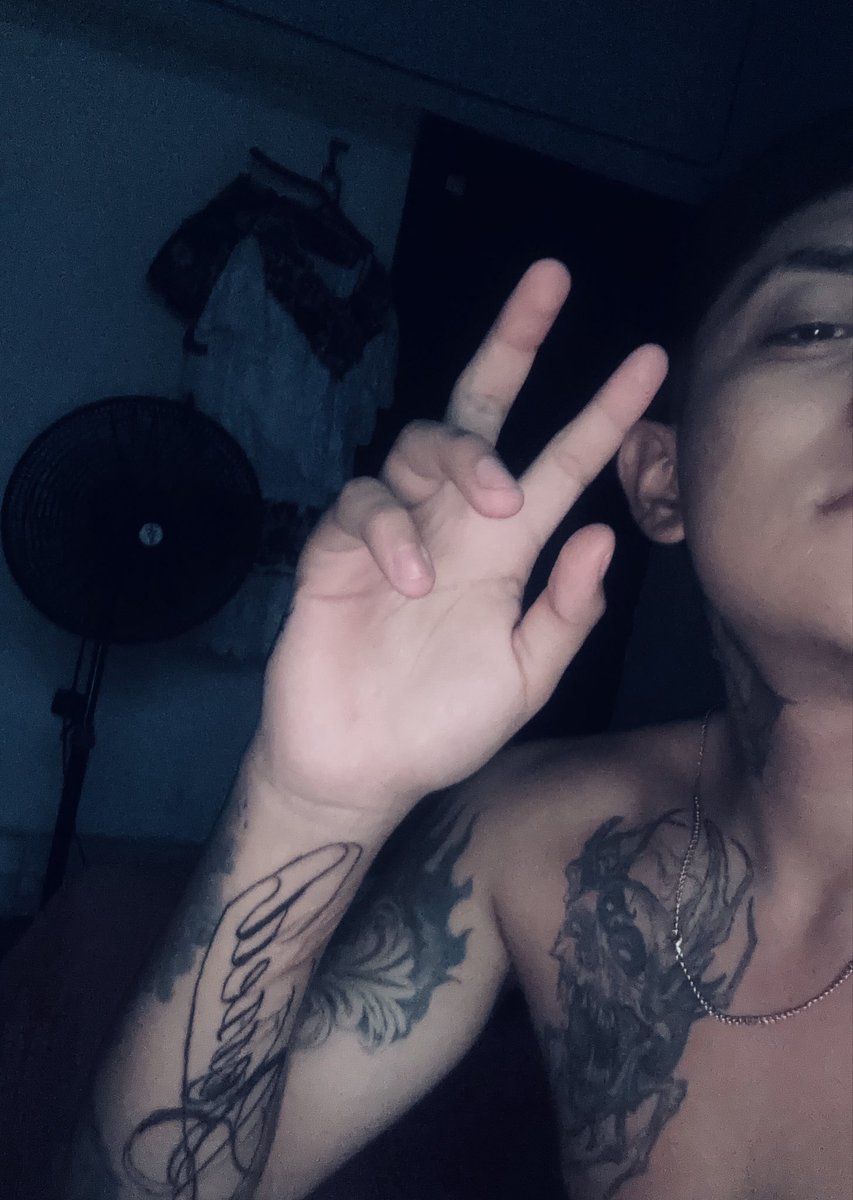 Verazgwy's tweet photo. Alguien qre colageno tatuado https://t.co/8oOg3A1wGB