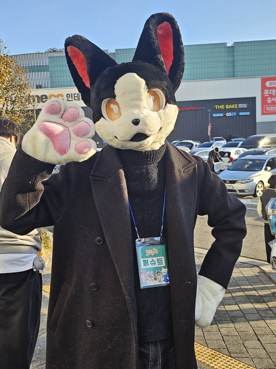 iloveshaun01's tweet photo. 우와아아앙 마일드님!! 굉장히 맑은 눈을 가진 보스턴 테리어예요! 말랑말랑할 것 같은 귀를 만져보고 싶어요! https://t.co/PC8xuzQgqh