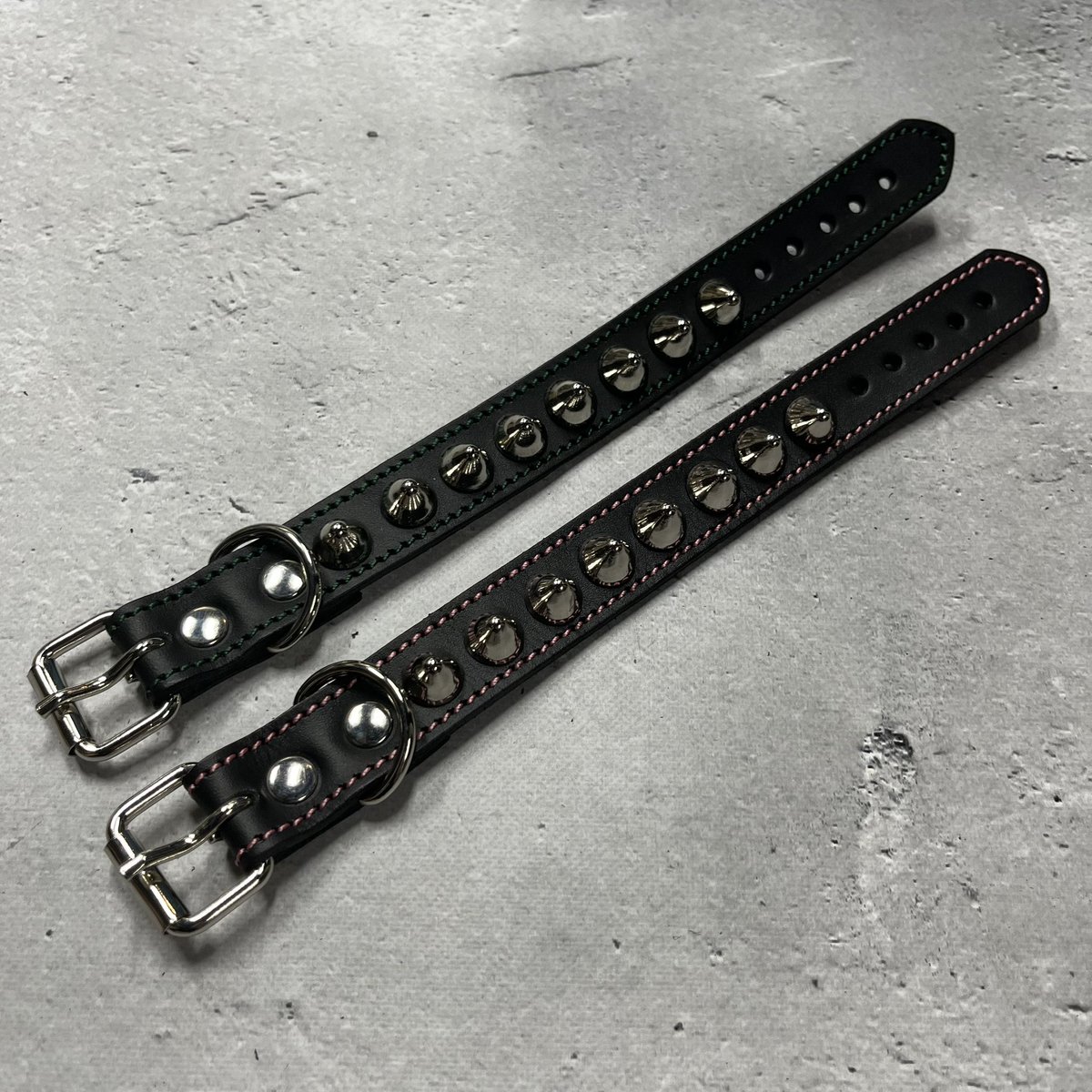 Modern Pirates スタッズリストバンド 2本セット 新品未使用 お客様オーダーの革幅21ミリのロンドンコーンスタッズリストバンドです