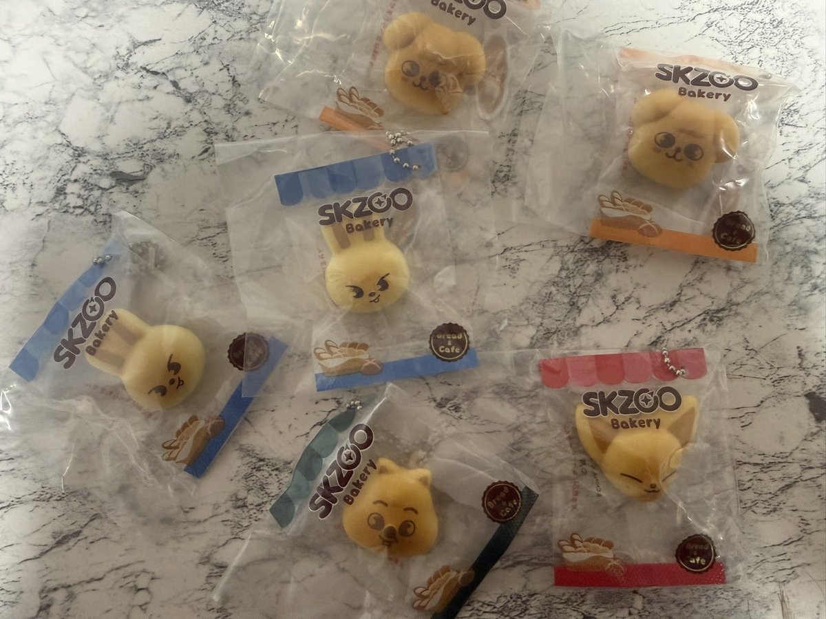 l70609's tweet photo. SKZOO ベーカリーチャーム スキズ ガチャ スクイーズ Stray Kids 交換 

【譲】🐿×1 🐰×2 🐶×2 🦊×1

【求】🐥>🐺>🐖🐇>🥟

まとめての方優先😌

難しいと思いますが交換してくださる方がいらっしゃいましたらお気軽にお声がけください🙇🏻‍♂️

郵送での交換になります📮 https://t.co/ayClggLQhh