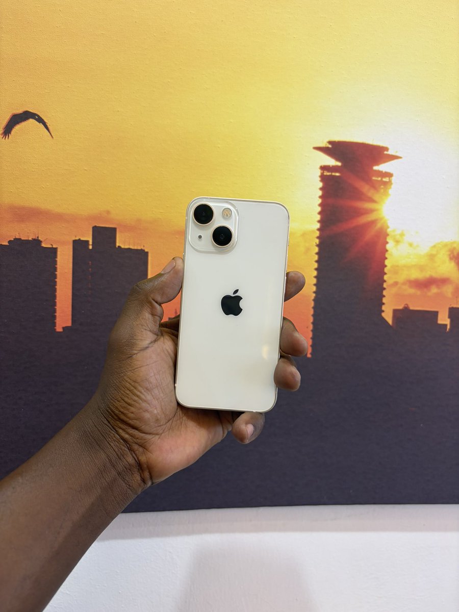 Primeandeka's tweet photo. Hii deal ni moto ajab🔥🔥🔥
iPhone 13 Mini 256gb 
Battery 94%

🤑28,000/- only one piece
📞0710576643 https://t.co/i1oeNcVUBP