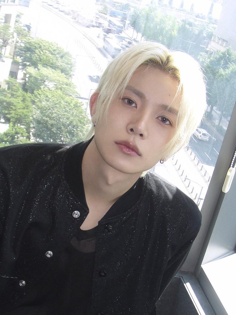EVAN01ACE's tweet photo. 🤎🖤 https://t.co/RyMvjT3Ywm