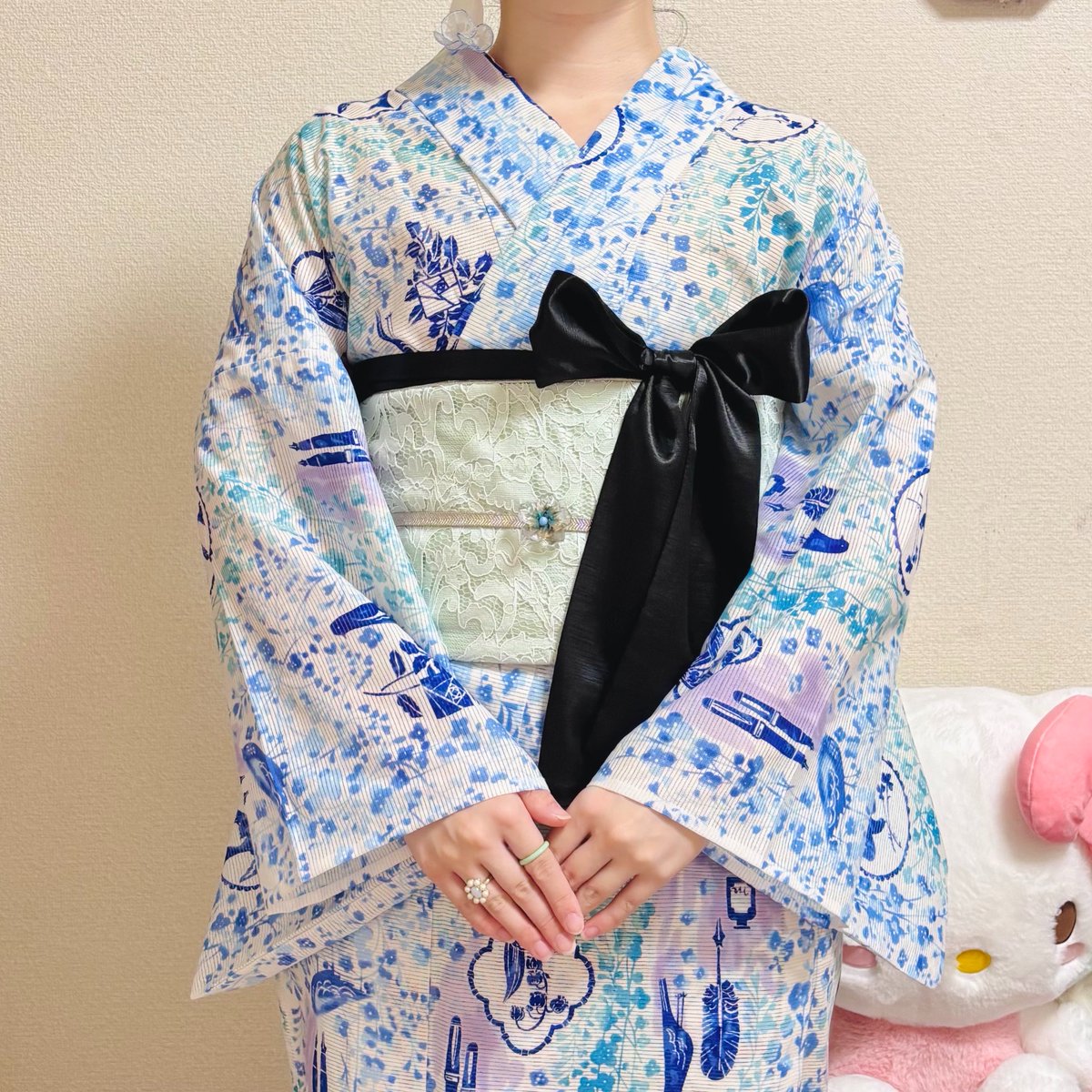 fum_mi2's tweet photo. 私と小鳥と鈴と🕊️ https://t.co/Q8b9u95C3k