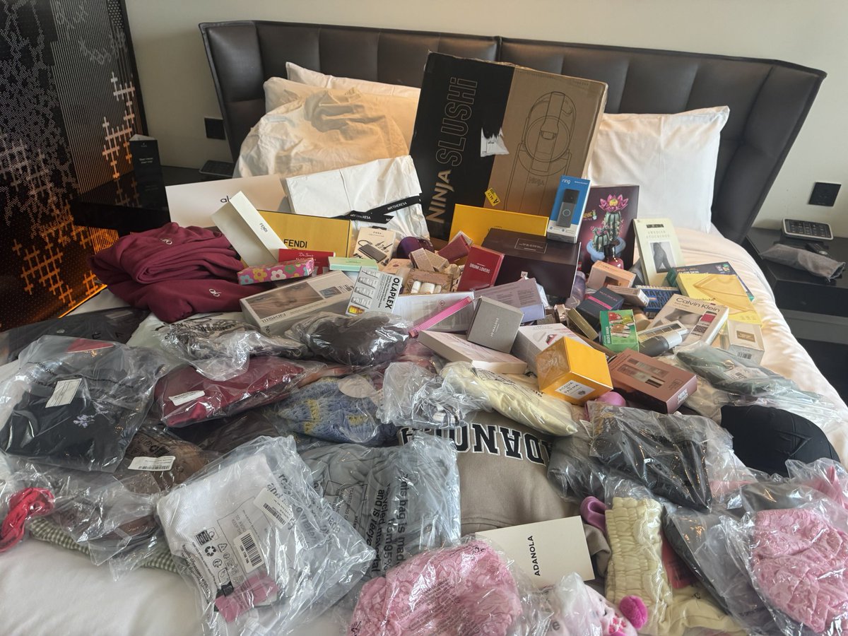 J__Carz's tweet photo. All ready and waiting. #spoiling #sugardating #companion https://t.co/USofCLkhBO