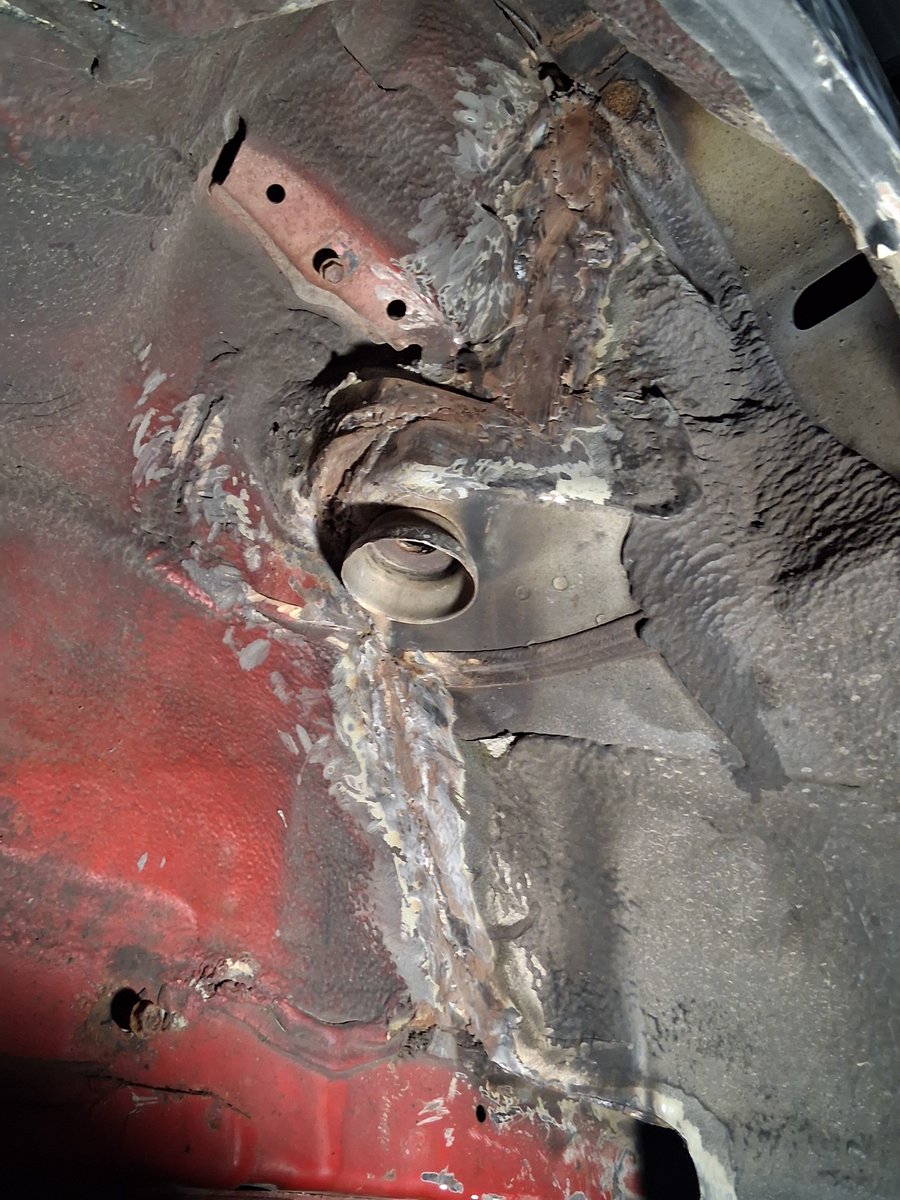 kovuonline's tweet photo. since bondo is porous and can absorb moisture, i've been wanting to try epoxy primer underneath bondo for rust protection, but it's expensive as hell... it's also hard to imagine the filler gripping as much as it would to bare metal. maybe i'll just stick to the old way for now. https://t.co/cGdYFD15bf
