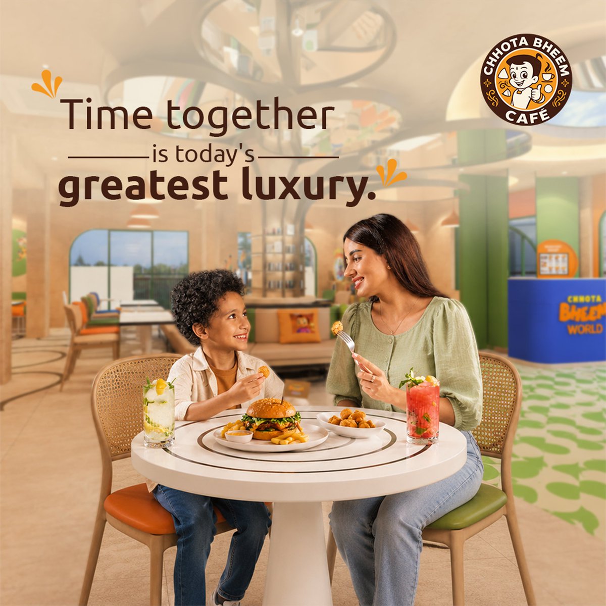Chhotabheemcafe's tweet photo. In a world that’s always busy, uninterrupted family time has become one of life’s greatest luxuries. 💛

#FamilyTime #QualityTime #FamilyMoments #FamilyFun #WeekendWithFamily #ChhotaBheemCafe https://t.co/hiGmtEvfD5