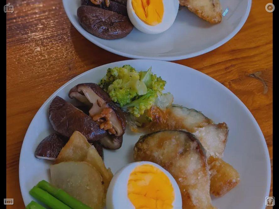 bunty_1998's tweet photo. 睡眠能让全身得到良好的修复。我点了一杯他们的招牌饮品——蜂蜜薰衣草珍珠奶茶。这款饮品由薰衣草糖浆、鲜奶和少许蜂蜜调制而成，口感宁静舒缓。薰衣草的香气细腻芬芳，非常完美。 https://t.co/wgemdcbeny