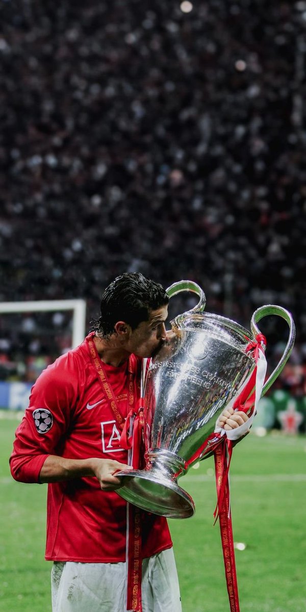 Cr7wall's tweet photo. Mr champions League 🇵🇹🐐 https://t.co/o0hyw4pzEZ