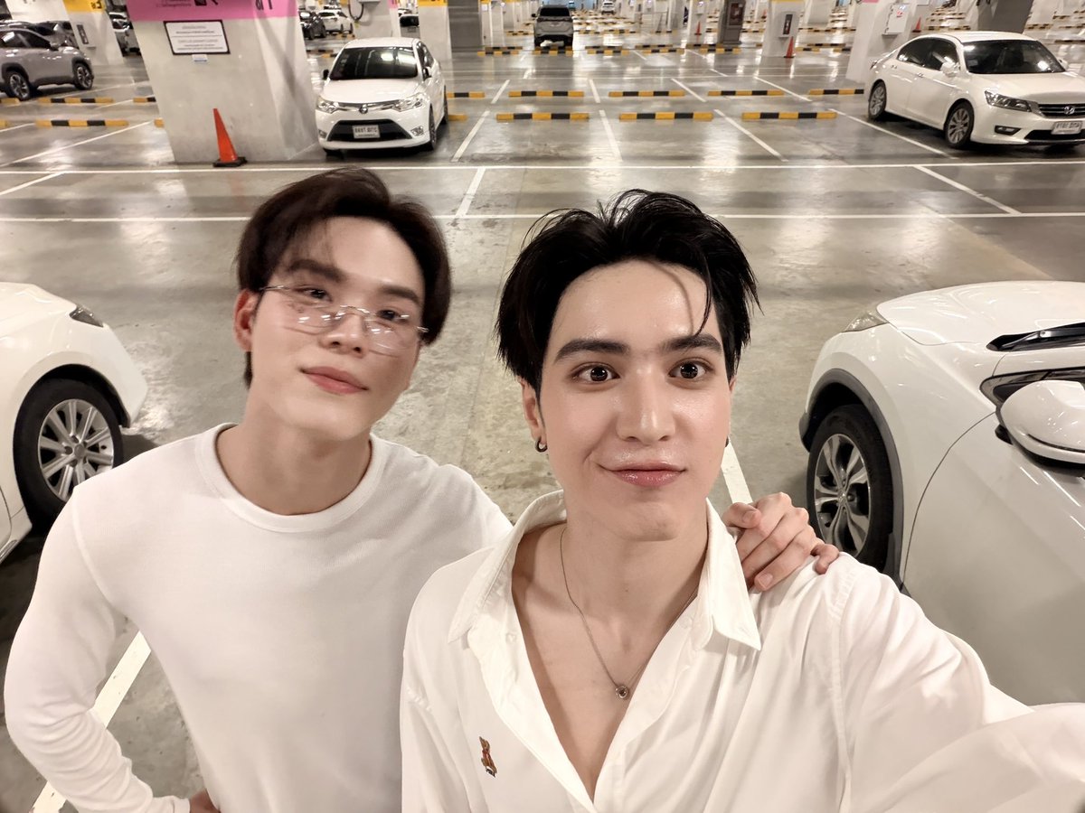 NkanTSP's tweet photo. วันนี้เก่งกันมากเลยนะคับใดๆคือ"เหมือนแฟนมาก"

TSP MATCHPOINT READ MEET SIGN

#YBOOKFAIR11xTESHOWPING
#TeshowPing https://t.co/zqN3oTUZci