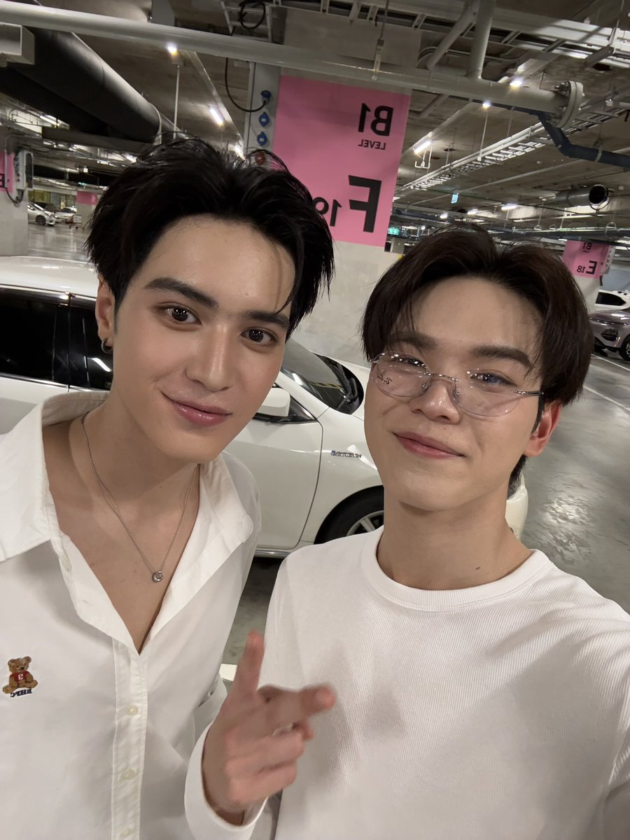 NkanTSP's tweet photo. วันนี้เก่งกันมากเลยนะคับใดๆคือ"เหมือนแฟนมาก"

TSP MATCHPOINT READ MEET SIGN

#YBOOKFAIR11xTESHOWPING
#TeshowPing https://t.co/zqN3oTUZci