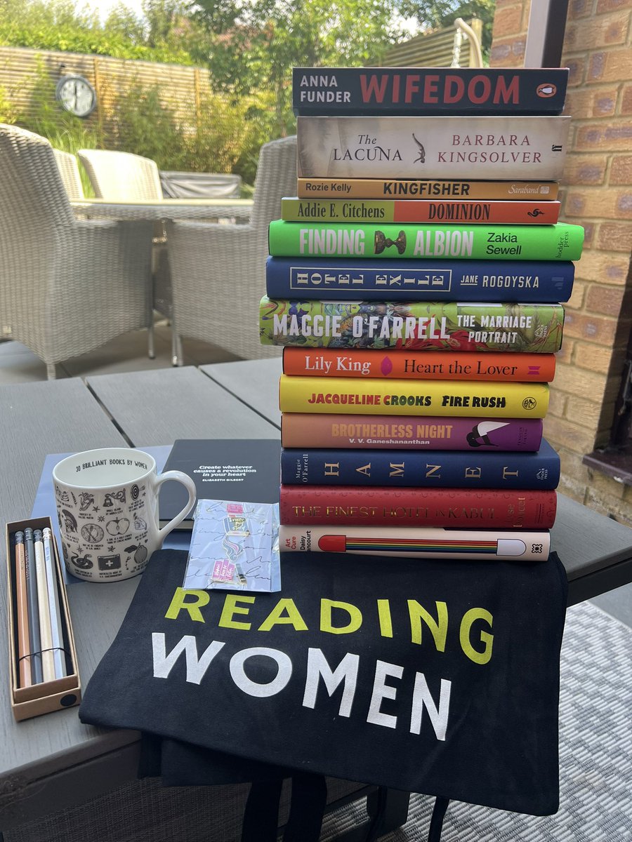 emshawy's tweet photo. Such a lucky girl! This beautiful box arrived today from @WomensPrize after winning a prize draw. Absolutely delighted 📚 thank you so much! https://t.co/KokjWOL5Wu