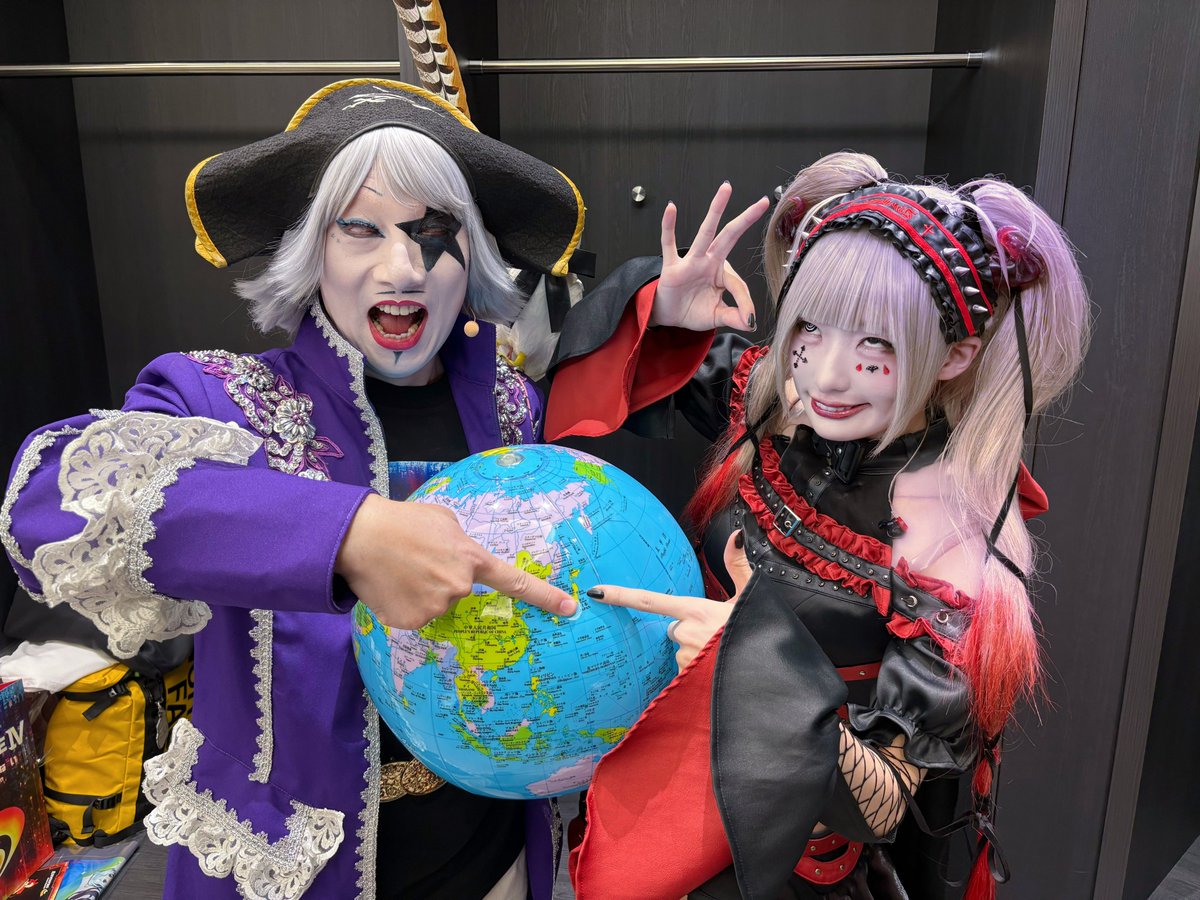 Pikarin_shiina's tweet photo. ゴー様見つけたから一旦跪かせといたよ

魔界と宇宙海賊🏴‍☠️10年の付き合い🌏★
明日も………ココTOYOTAARENA！

#モンスト　#モンドリ https://t.co/xRxDtBZmaB