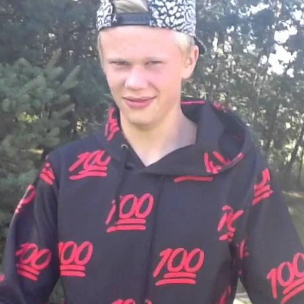 CultureHOF's tweet photo. Erling Haaland’s teenage rap song hits No. 1 in Norway after getting a Kygo remix

The original “Kygo Jo” video has also climbed past 21 million views on YouTube https://t.co/zVP06beltx