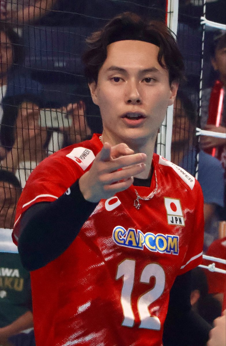 CoHicchix's tweet photo. 【2026.7.10  国際親善🆚 カナダ🇨🇦⭕️3-1
📍沖縄サントリーアリーナ】
公式練習中の藍くん💖

ヘアバン藍くん💕
たつらんが楽しそう過ぎて最高🥰

#髙橋藍
#takahashiran 
#日本代表
#国際親善試合
#藍くん大好き https://t.co/s4crYiFyPP