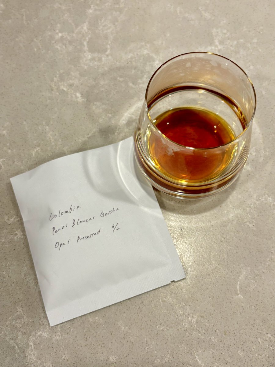 wine_nikki's tweet photo. Coffee dot
Colombia Penas Blancas Geisha Opal

おまけでいただいた発酵ぶっ飛んでる系
とても華やか、グァバとかの南国系フローラル🏝️

アフターにワイン、チョコレートっぽさ

coffee dotの発酵系どれも美味い！
ごちそうさまでした😋 https://t.co/7RgnLMkY9I