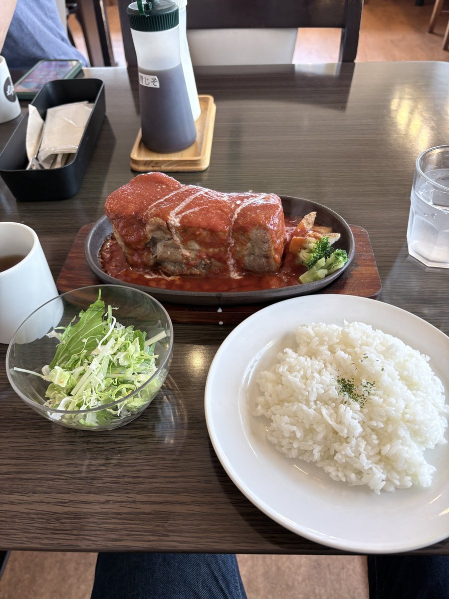 gonzui_cat's tweet photo. 今年の北海道出張も美味しいもの食べれて満足じゃ https://t.co/Sk3sOp3uVB