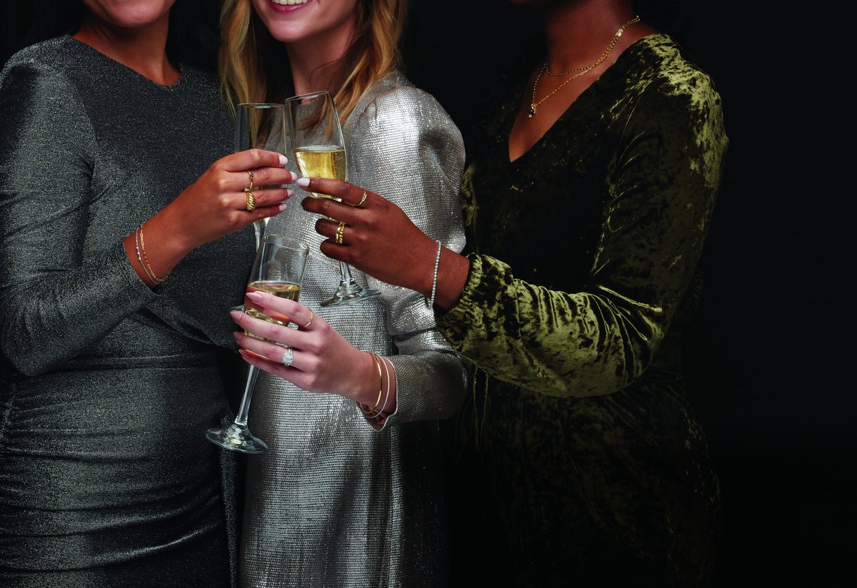 RyanJonathanFJ's tweet photo. Raise a glass to everlasting elegance. Bold, radiant, unforgettable. #DiamondDreams #LuxuryLiving #TimelessStyle https://t.co/okRj5MaXyG
