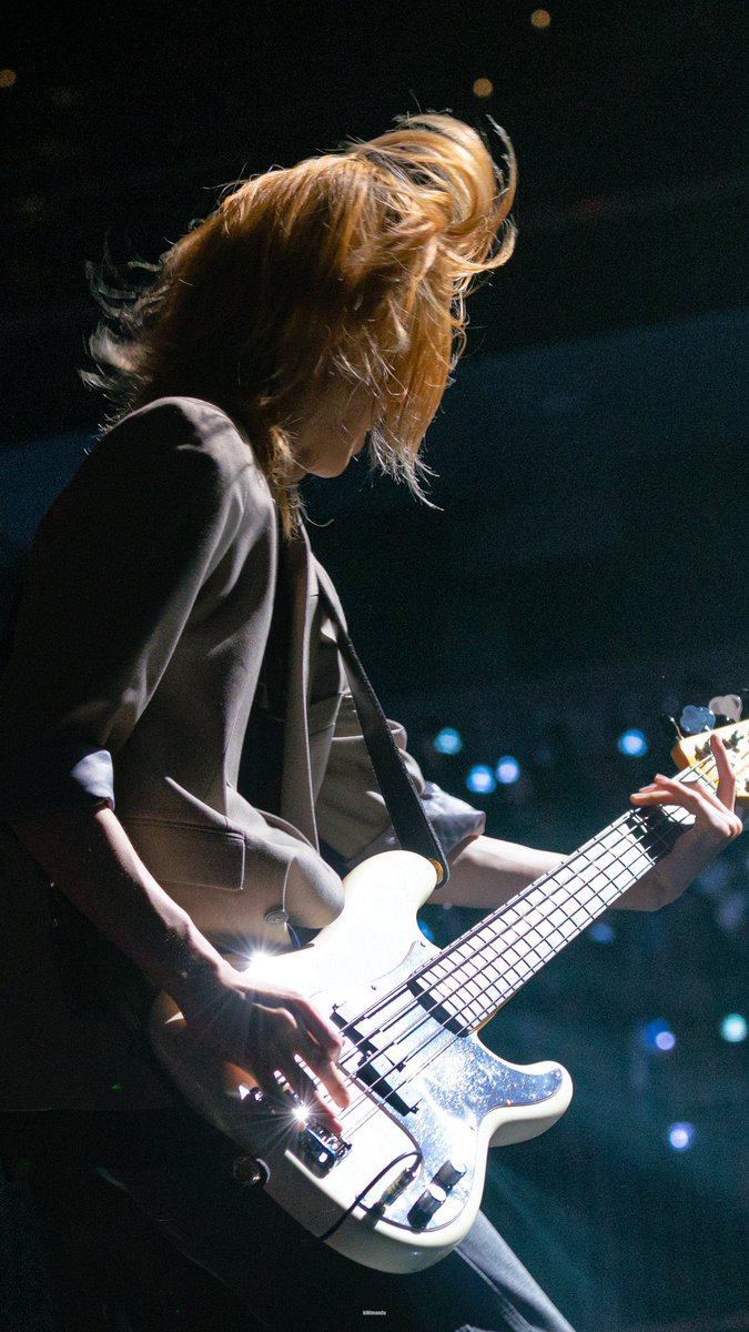 jjyuonism's tweet photo. loving my guitarist and bassist https://t.co/lWt53wx6ix