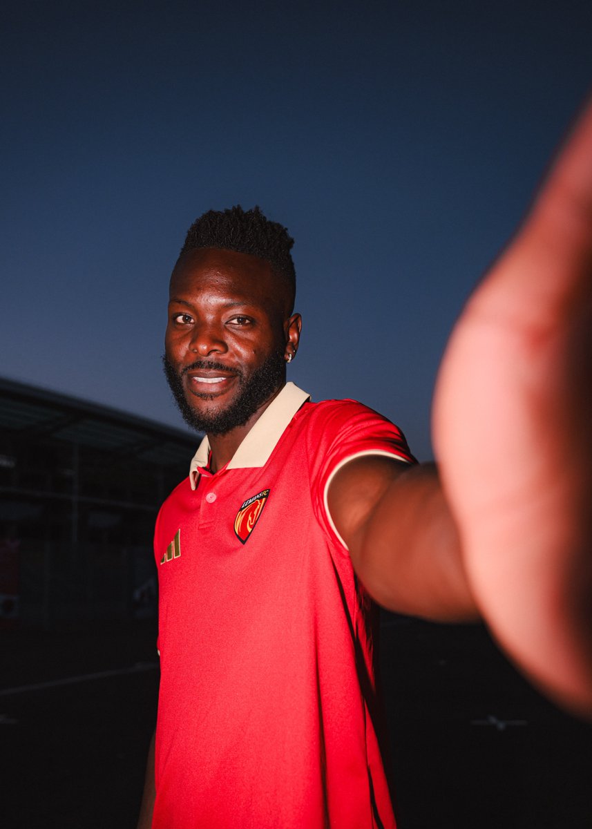 LEMANSFC's tweet photo. Louis Mafouta s'engage avec les 𝗦𝗮𝗻𝗴 𝗲𝘁 𝗢𝗿 ❤️‍🔥

Le deuxième meilleur buteur de Ligue 2 BKT la saison dernière est désormais lié au Club pour les deux prochaines saisons, auxquelles s'ajoute une année en option ✍️

#AllezLeMansFC 🔴🟡 https://t.co/xAPzhGVLrE