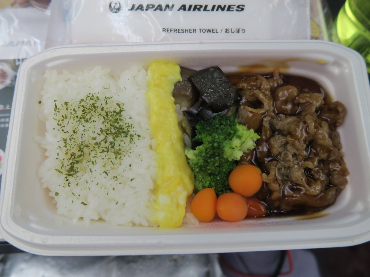 activa763's tweet photo. 2019年3月 日本航空 JL87 羽田→広州 エコノミークラスの昼食です。

メインはすき焼きです

＃日本航空 #JAL #JL ＃機内食 #inflight ＃すき焼き #Sukiyaki https://t.co/eWCOndnxeh