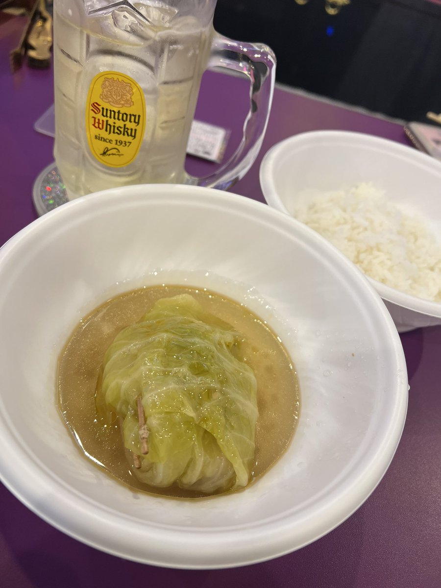 tabun_kee's tweet photo. ロールキャベツ！
ご飯！
撮ってないけどパスタサラダ！
(適当に取って食べたけどまだまだいける。)

めっちゃ美味かった！
家庭的なわちゃんでした！

みんなこれは思うやろ嫁に最適や！
と思うぐらい美味かった。 https://t.co/OBb8GaZ63G