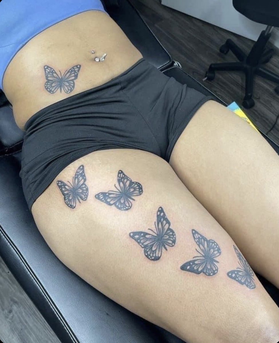 Sullivan27u's tweet photo. Who go marry all this tattoos girls? https://t.co/0LHE45xILl