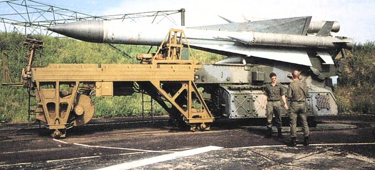 SovMilAnalysis's tweet photo. The loaders however certainly were. The 5Yu24 transloader was used to load the 5P72 launchers. https://t.co/XIlAOgfYPI