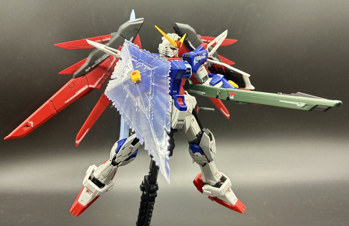 tekko_mjp's tweet photo. RGデスティニーガンダム完成しました❗️
光の翼をつけると映えます❗️
アドバンストMSジョイントなので関節が緩くなりがちですがなんとかポージングできてます。文句なしにカッコいいです❗️
#ガンプラ
#ガンダムSEEDDestiny https://t.co/BWECIdyFQU
