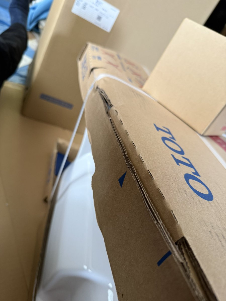 tm_world27's tweet photo. 本日の練習は終了
そう、
ようやくウォシュレット着ました
ナフサショック？で
みていだった納期
予定は来たけど急に出荷された
無事受け取れてよかった💦
受け取れないとメーカーに戻ってまた
送料かかるらしい😨

ウォシュレットと呼べるのは
世界のTOTO

#DIY
#トイレ
#ウォシュレット https://t.co/NET3V5W5I9