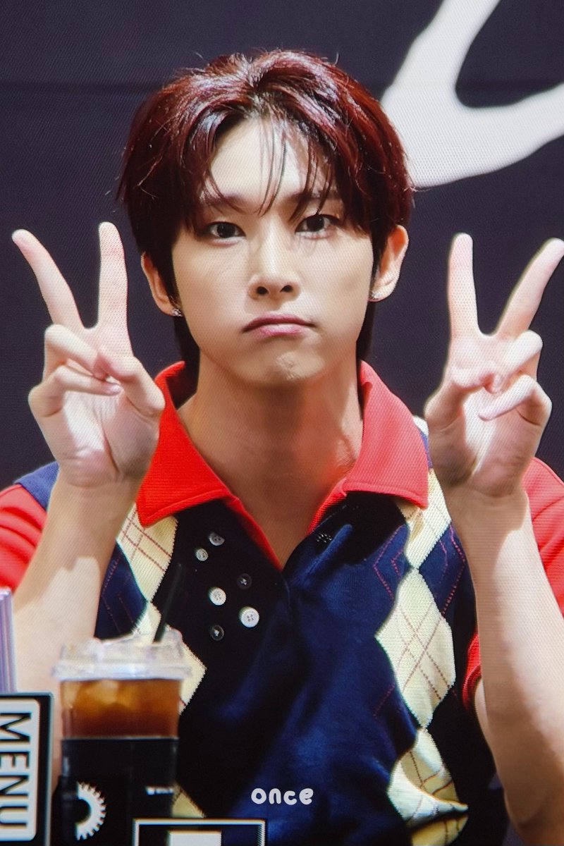 07leon25's tweet photo. 260711 

#트렌드지 #TRENDZ #리온 #LEON https://t.co/GGZe9CpWFD
