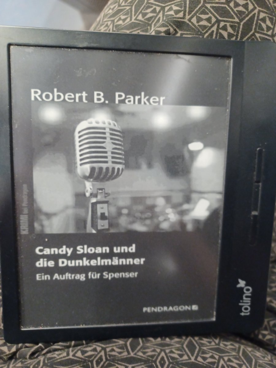 AlexandraBoisen's tweet photo. Lesen in der Bahn
8. Buch von Robert B Parker mit Spenser
#alexaliest #hardboiled #spenser https://t.co/TrugUWhPpw