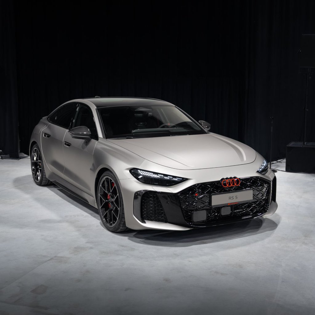 autocars420's tweet photo. 🔥 New Audi RS 5 PHEV is here!
630 hp combined (2.9L twin-turbo V6 + electric motor) 💥
825 Nm of torque
0-100 km/h in 3.6 seconds
Quattro AWD + up to 80+ km electric range
Is this the best daily performance sedan right now?
Smash or Pass? 👇
#AudiRS5 #RS5 #Audi #PHEV https://t.co/ukx8auyW5T