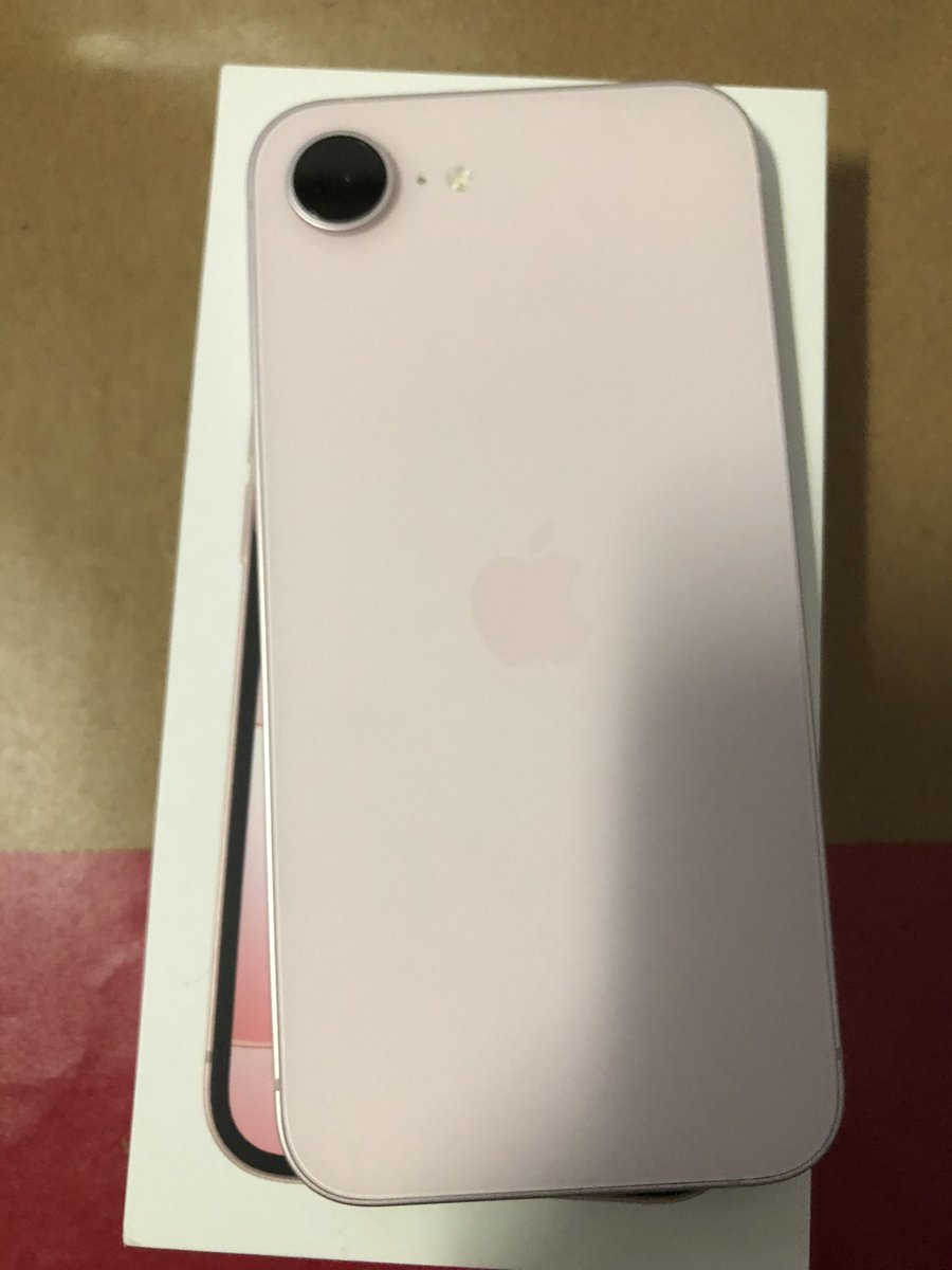 22_cls's tweet photo. 9年ぶりに機種変更！
iPhone17e！ https://t.co/drpAw4i1h6