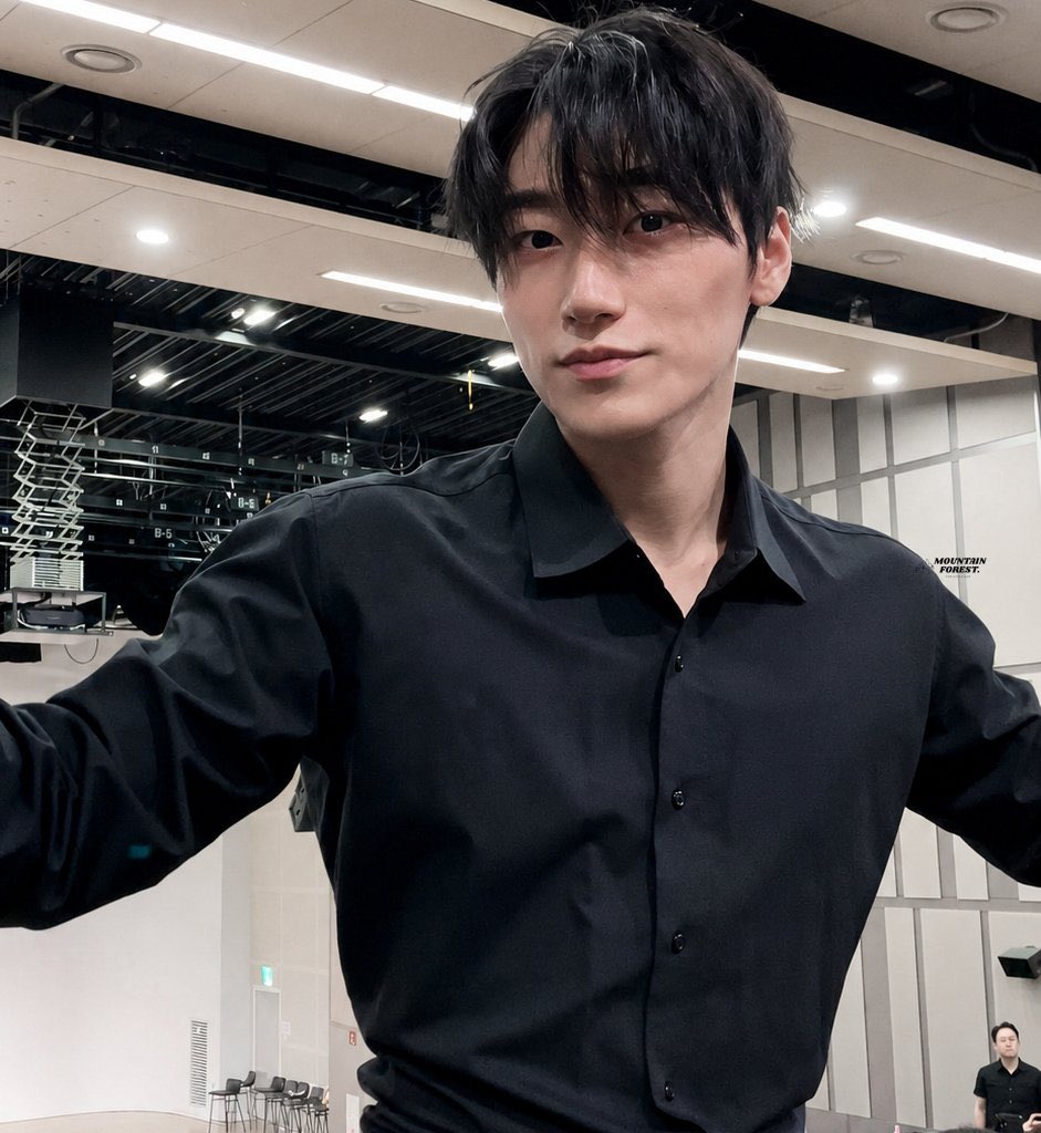 woobokki's tweet photo. every day is a step closer to twink san #IMLIVING https://t.co/sdiVf1tRhs