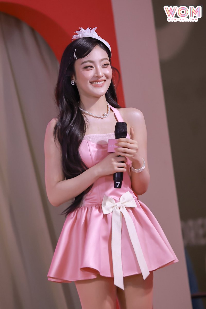 WOMENTERTAIN's tweet photo. " พั๊นซ์ - 4EVE " นั่งแท่น Face of NAREE เปิดตัว "NAREE Perfect Touch Blush" เสิร์ฟความคิ้วท์แบบตะโกน ✨💫

#Punch4EVE 
#4EVE #NAREEx4EVE
#NAREE #NareeCuteNeverFades #NareePerfectTouchBlush https://t.co/4ZnLgwGjAs