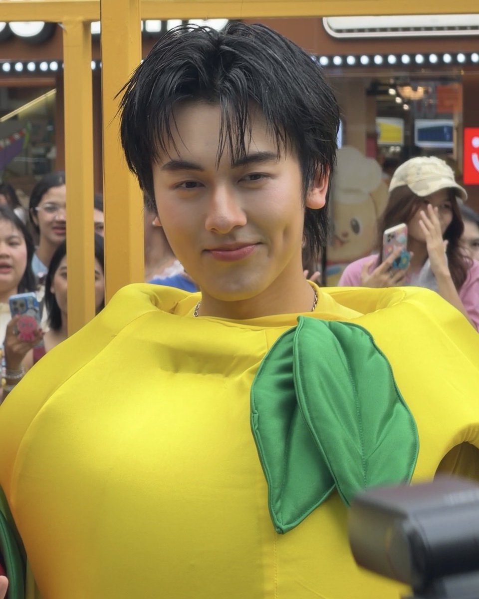 porplax's tweet photo. ไม้แขวนที่ดีเป็นงี้หรอ ใส่ชุดไหนก็รอดอะ https://t.co/ceU1yyFHPe