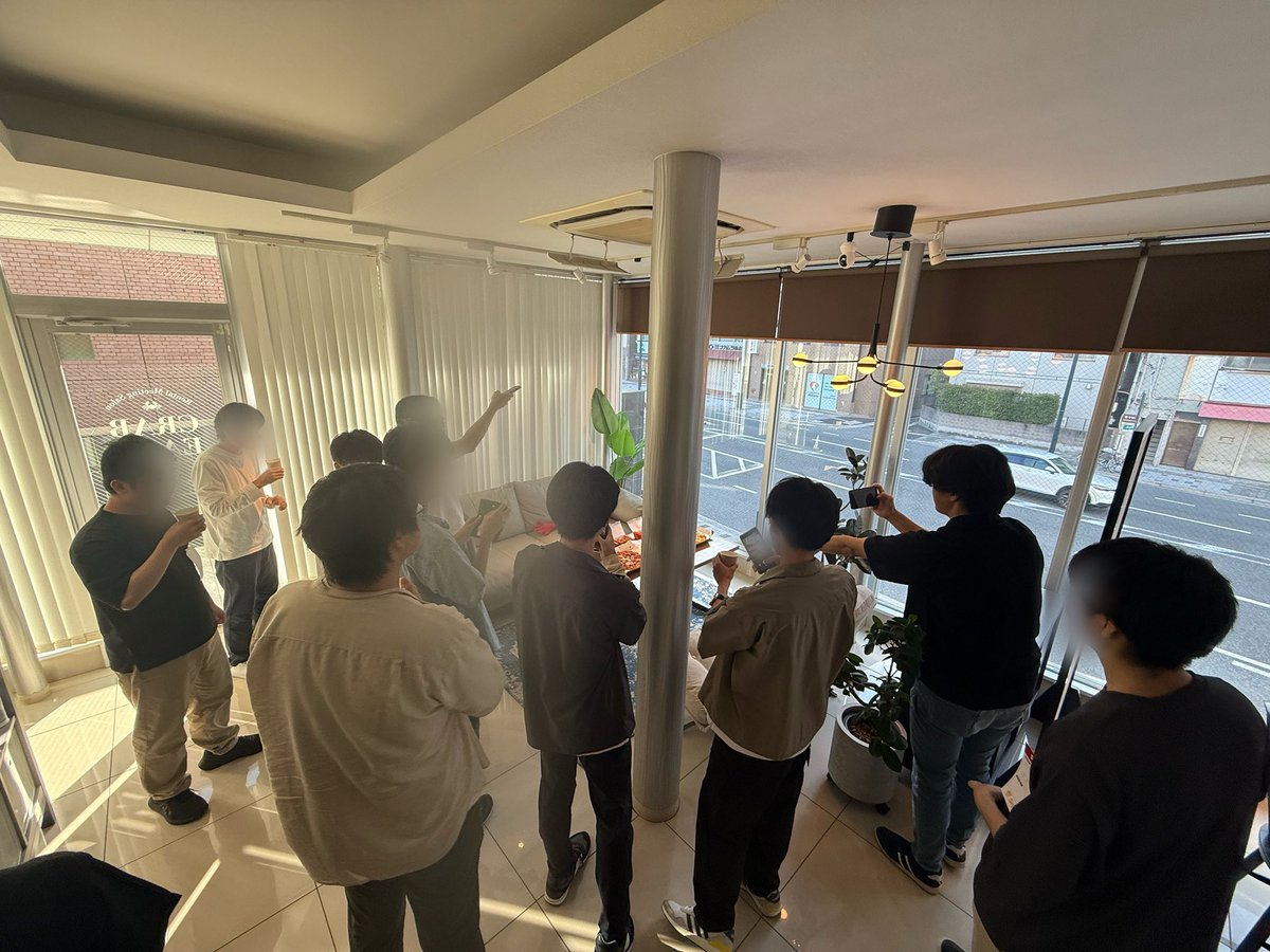 fujisansan09's tweet photo. ピザ撮影会みたいになってる

#Setory https://t.co/1KtG5WTdnI