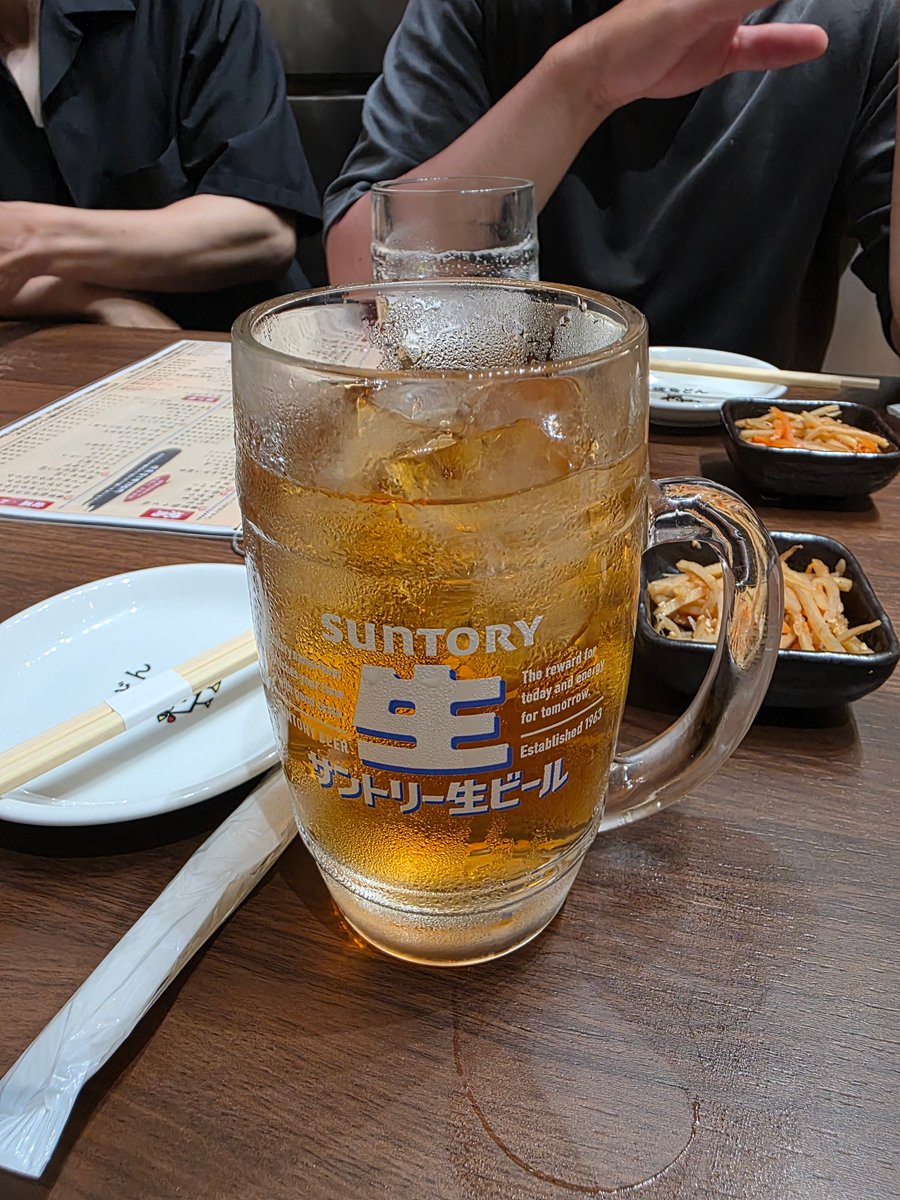 yuyanin7's tweet photo. 友達と飯食うけん松山来たけど夜市やった😇何とか車停めれた https://t.co/mhssLFQo8k