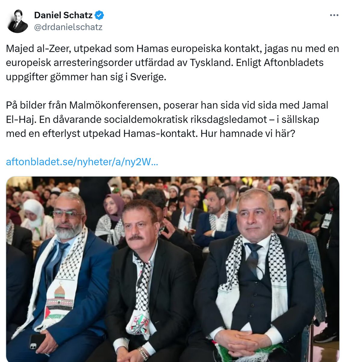 markusa2011's tweet photo. @emilnordfjell Public Service, självklart får Tareq Taylor stå oemotsagd och spy galla över regeringen.

Vad Hamas gjorde bla den 7/10 tycks han inte bekymra sig över. https://t.co/3BJ7gwadCH